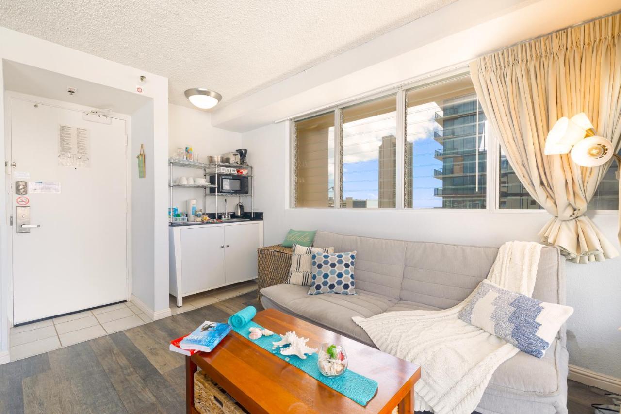 Beautiful Studio In The Heart Of Vibrant Waikiki Lägenhet Honolulu Exteriör bild