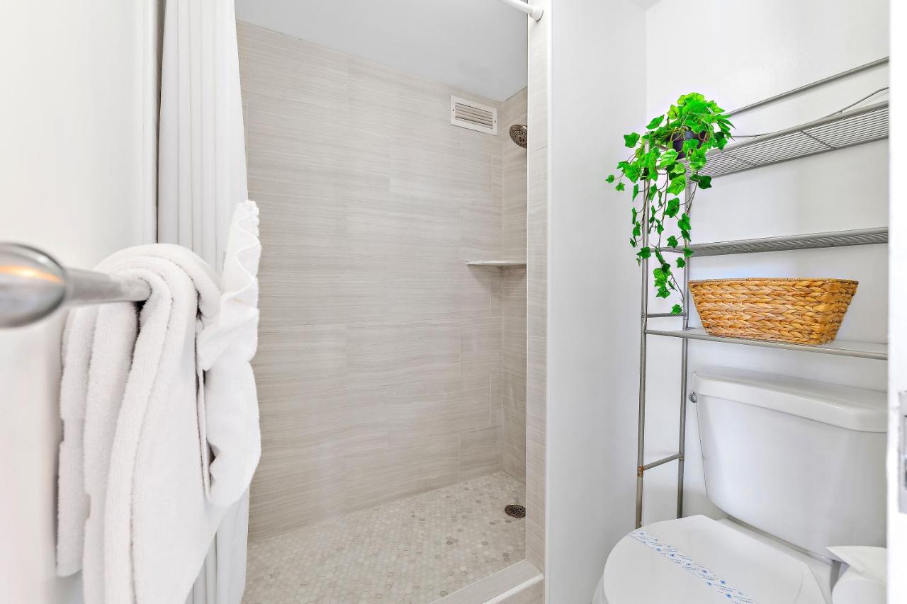 Beautiful Studio In The Heart Of Vibrant Waikiki Honolulu Exteriör bild