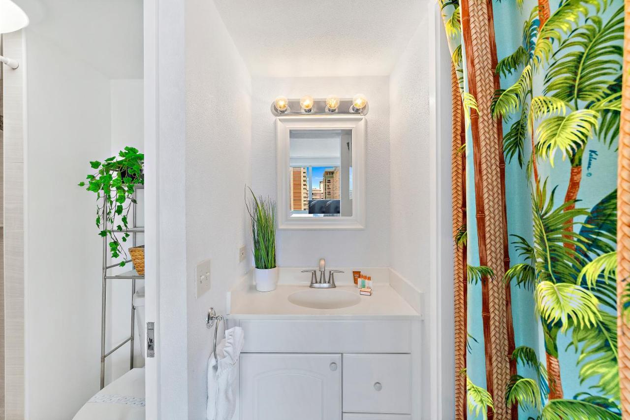 Beautiful Studio In The Heart Of Vibrant Waikiki Honolulu Exteriör bild